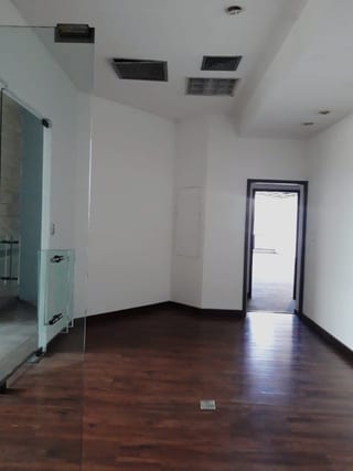 Oficina en renta ubicada en Murano Center zona 10 — Oficina en Alquiler en Murano Center, Zona 10, Guatemala, Ciudad — miniatura 6 de 11