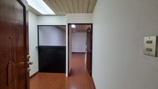 Oficina en renta Edificio Murano Center zona 10 — Oficina en Alquiler en Zona 10, Guatemala, Ciudad — miniatura 4 de 5