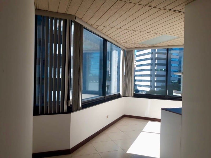 Oficina en renta en Edificio Murano Center zona 10 — Oficina en Alquiler en Zona 10, Guatemala, Ciudad — foto 6 de 7