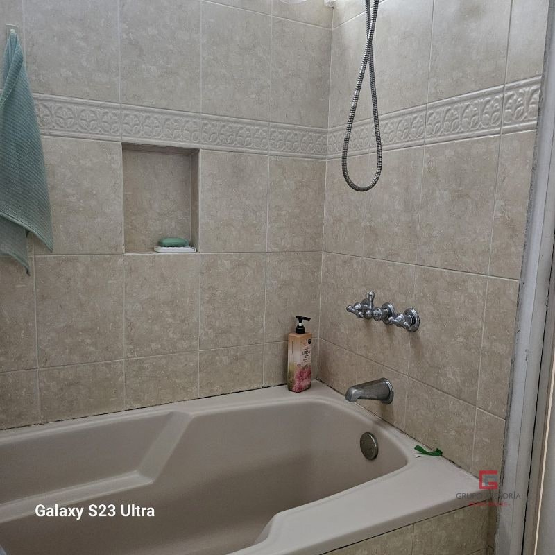 Moderna casa en venta en Jardines de Las Dalias zona 3, Mixco - 5