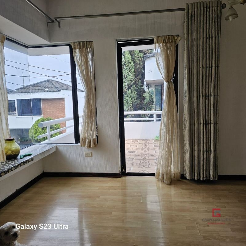 Moderna casa en venta en Jardines de Las Dalias zona 3, Mixco - 9