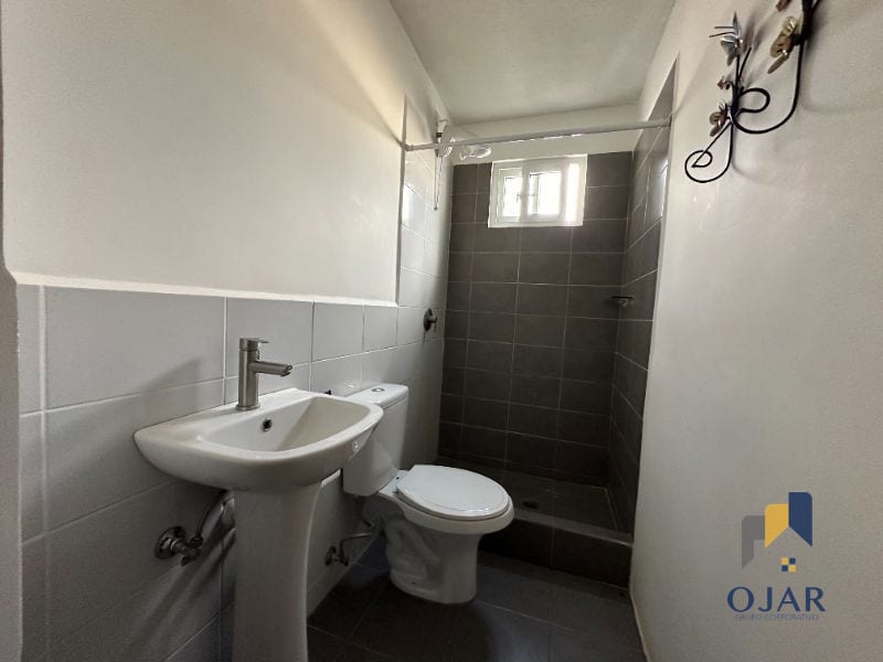 CASA EN RENTA CARRETERA EL SALVADOR SECOYA DE ARRAZOLA KM 16.5 ENTRADA OLMECA — Casa en Alquiler en Carretera a El Salvador, Guatemala, Ciudad — foto 2 de 17
