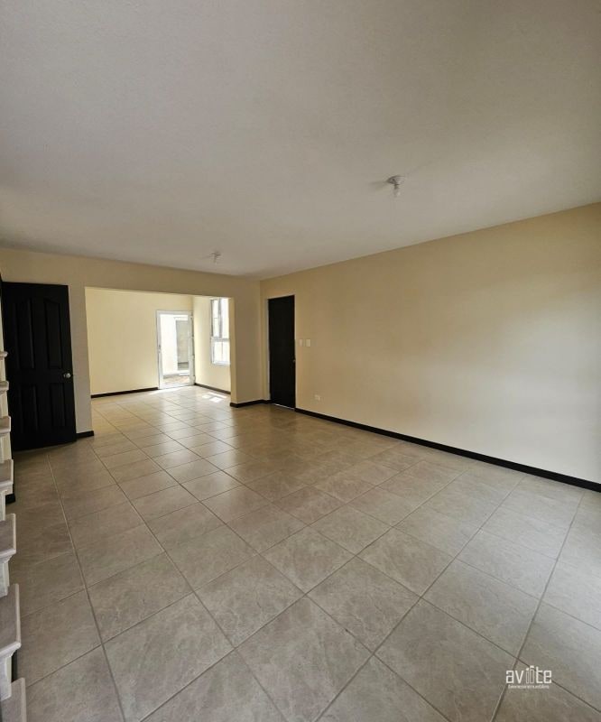 Casa tipo solana, Condado Naranjo.   $425,000 más impuestos - 3