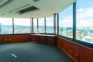 Oficina en zona 10 — Oficina en Alquiler en Zona 10, Guatemala, Ciudad — miniatura 5 de 5