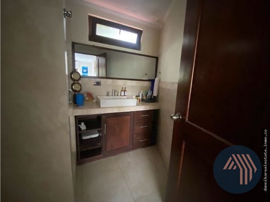 VENTA DE AMPLIA CASA - LA HONDONADA, ZONA 15 - 12