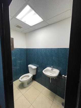 Oficina en renta edificio Torino zona 10 — Oficina en Alquiler en Zona 10, Guatemala, Ciudad — miniatura 5 de 15