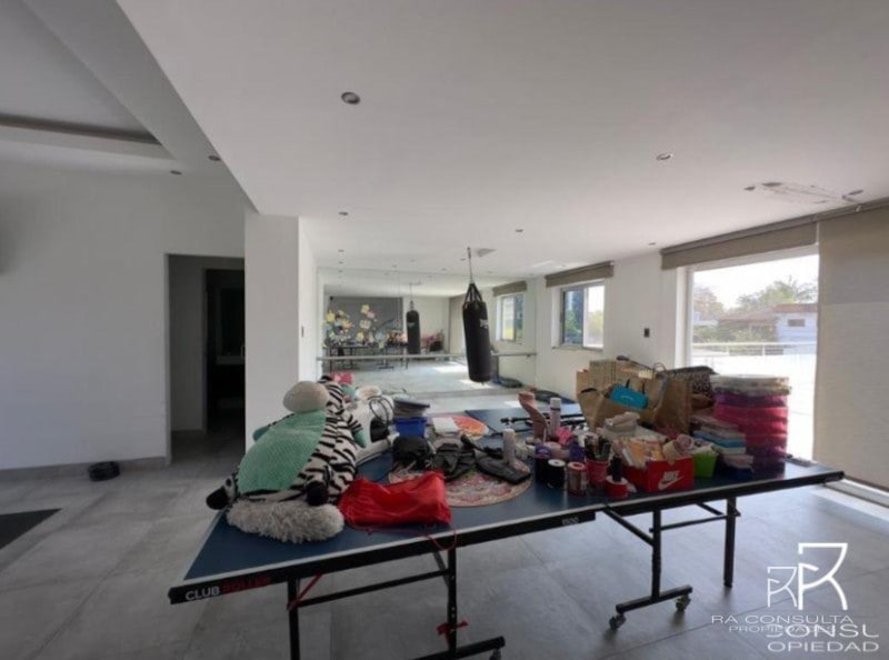 Venta Casa en zona 15 vista hermosa 1 - 2