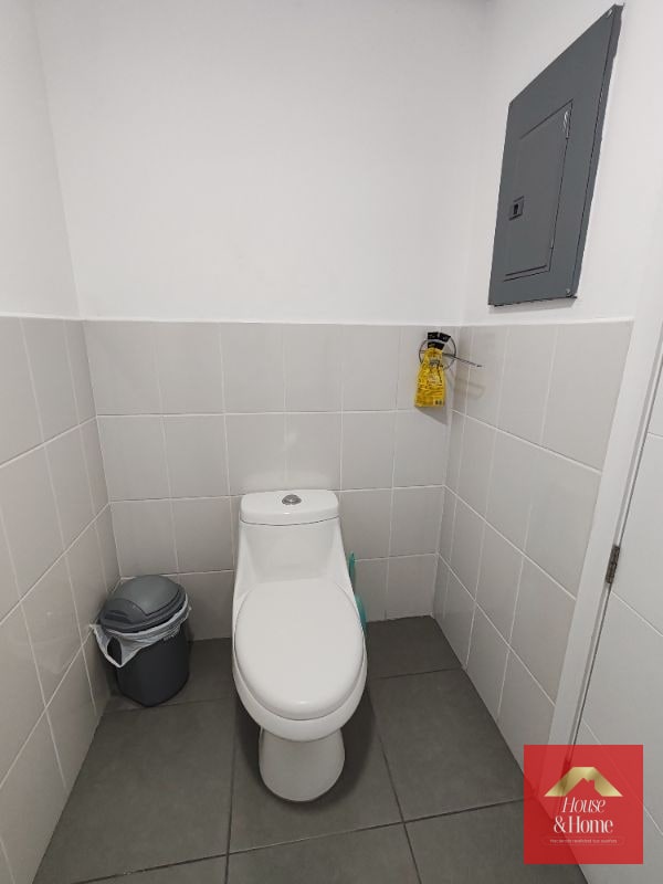 Venta de oficina en zona 9 - 8