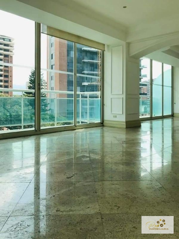 VENTA EXCLUSIVO Y ELEGANTE EN ZONA 14 VILLA RISHO - 1