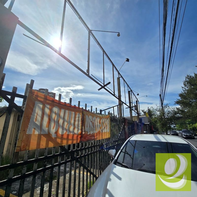 rento terreno comercial en zona 15 sobre el Boulevard Vista Hermosa! - 2