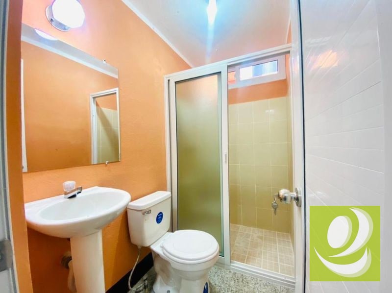 ATENCIÓN INVERSIONISTA VENTO 5 CASAS CON AMPLIO TERRENO EN CHIQUIMULA CENTRO - 2