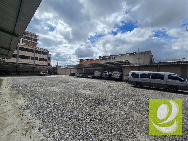 AMPLIA OFICINA EN ALQUILER/RENTA EN ZONA 11 COLONIA TOLEDO - 1