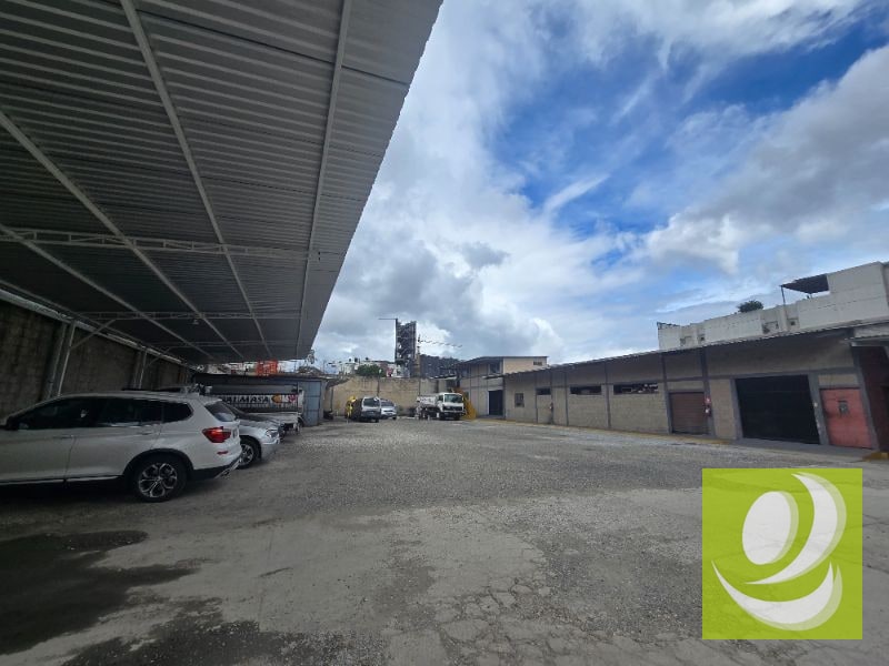 AMPLIA OFICINA EN ALQUILER/RENTA EN ZONA 11 COLONIA TOLEDO - 12