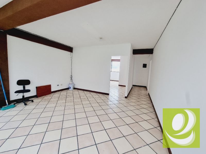 AMPLIA OFICINA EN ALQUILER/RENTA EN ZONA 11 COLONIA TOLEDO - 3