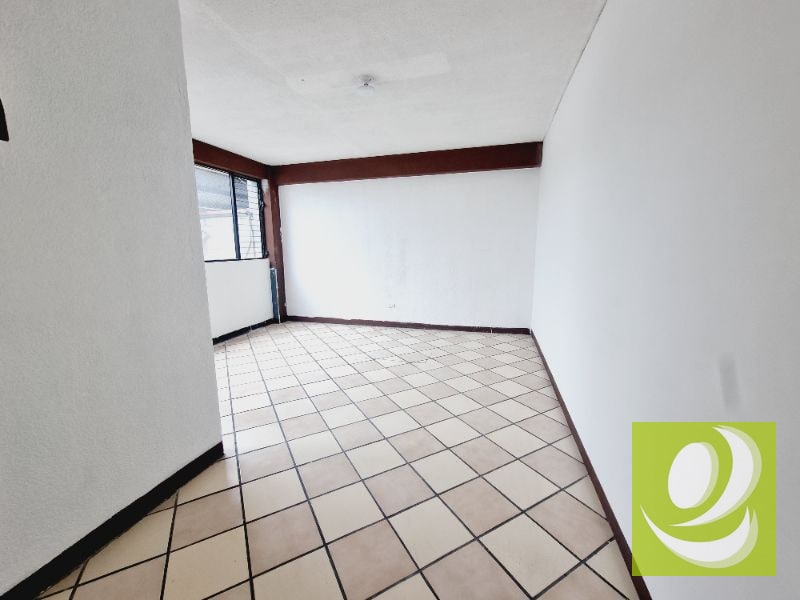 AMPLIA OFICINA EN ALQUILER/RENTA EN ZONA 11 COLONIA TOLEDO - 7