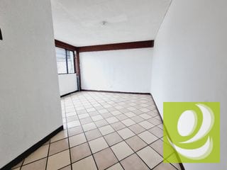AMPLIA OFICINA EN ALQUILER/RENTA EN ZONA 11 COLONIA TOLEDO — Oficina en Alquiler en Utatlán II, Zona 11, Guatemala, Ciudad — miniatura 7 de 13