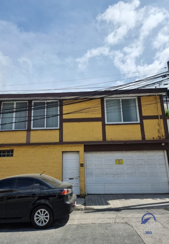 CASA EN VENTA EN LAS CHARCAS -  ZONA 11 - GUATEMALA - 2