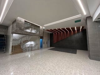 Edificio en Renta - Zona 10 - Bulevar Los Próceres — Edificio en Alquiler en Zona 10, Guatemala, Ciudad — miniatura 1 de 13