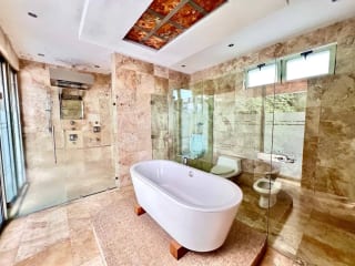 Residencia de Lujo en el Club de Golf más Exclusivo de Guatemala — Casa en Venta en Zona 16, Guatemala, Ciudad — miniatura 10 de 16