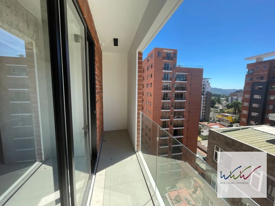 Rento oficina para clínica en Edificio PROSPERE14, zona 14 - 8