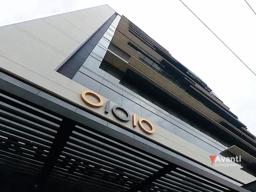 ALQUILER OFICINA ZONA 10, PARA ESTRENAR - 1