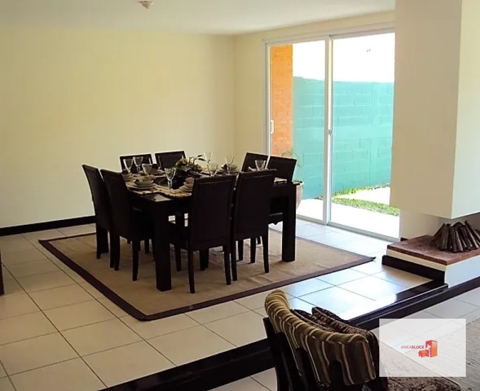 Casa de esquina con jardín amplio en La Ensenada de San Isidro - 5