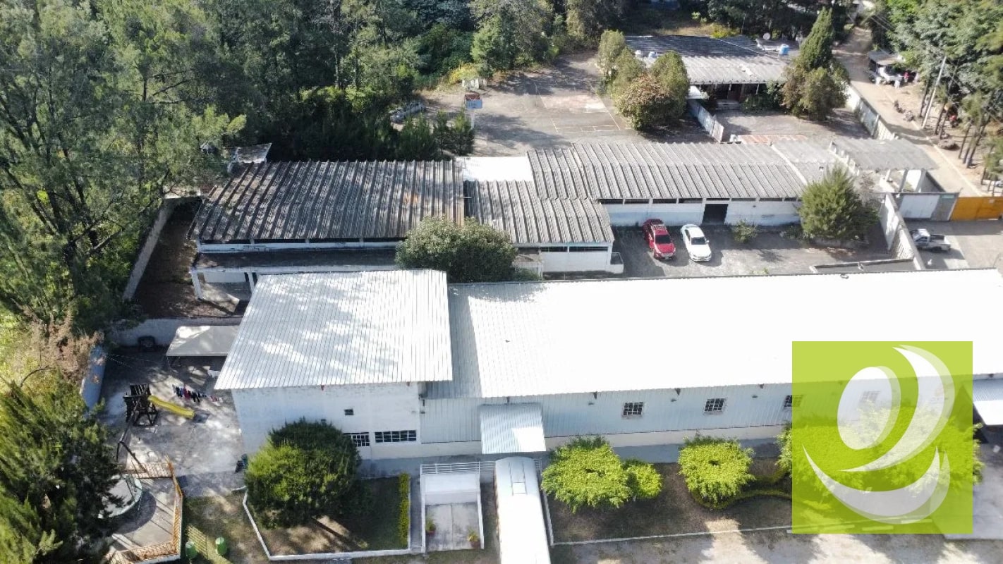 Rento edificio para uso comercial o industrial en San Cristóbal - 3