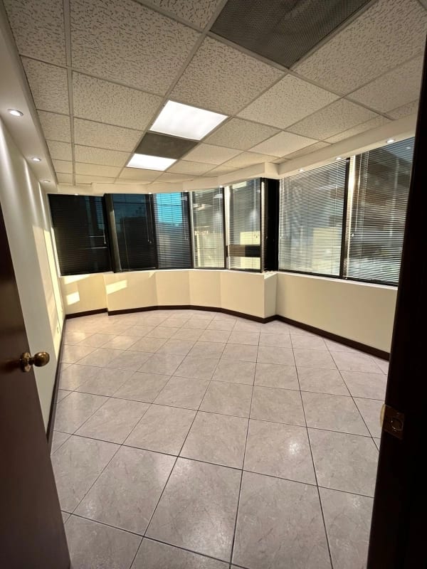 Oficina en renta Edificio Europlaza zona 14 — Oficina en Alquiler en Zona 14, Guatemala, Ciudad — foto 9 de 14