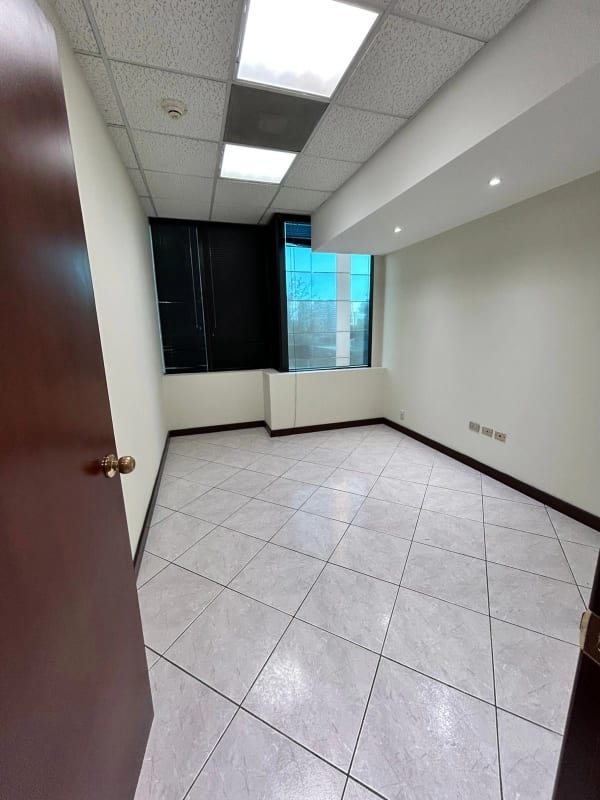 Oficina en renta Edificio Europlaza zona 14 — Oficina en Alquiler en Zona 14, Guatemala, Ciudad — foto 5 de 14