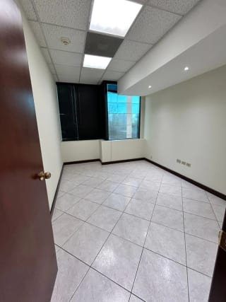 Oficina en renta Edificio Europlaza zona 14 — Oficina en Alquiler en Zona 14, Guatemala, Ciudad — miniatura 5 de 14