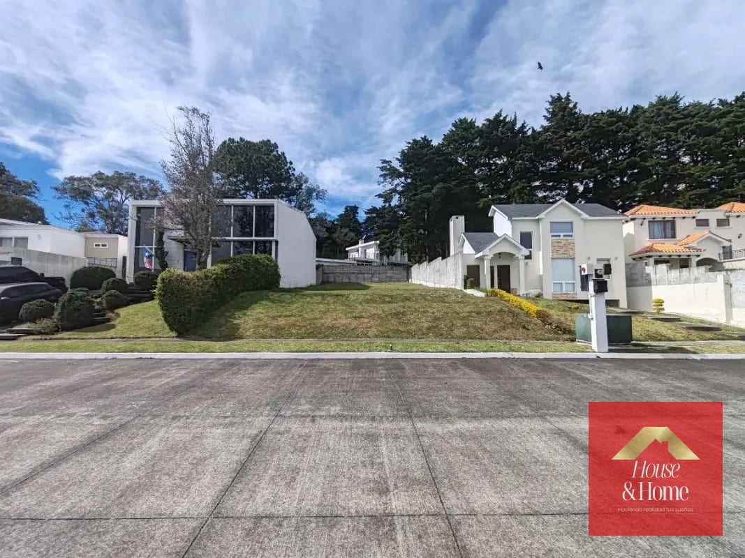 Venta de terreno en La Fontana — Terreno en Venta en La Fontana I, Carretera a El Salvador, Guatemala, Ciudad — foto 1 de 5