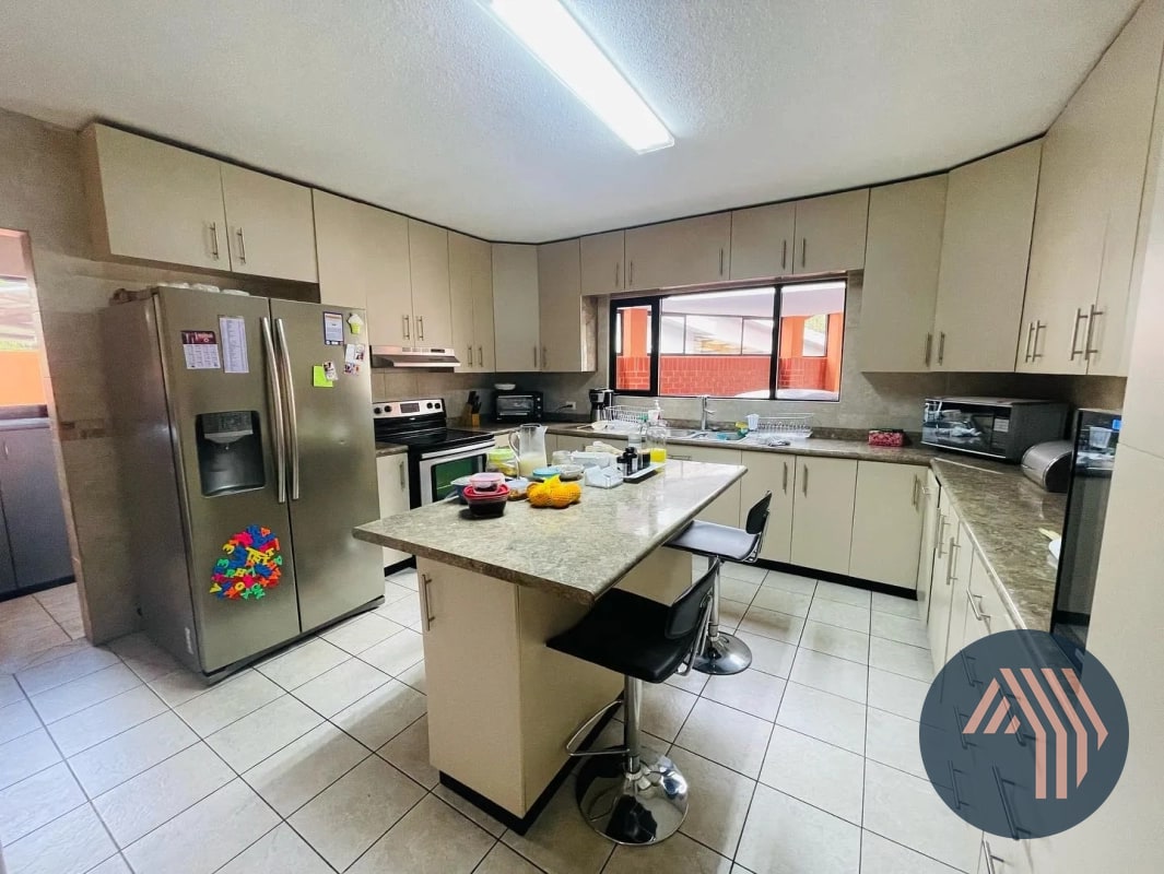 VENTA DE LINDA CASA - EL HORIZONTE, KM 15.8 CARRETERA AL SALVADOR - 9