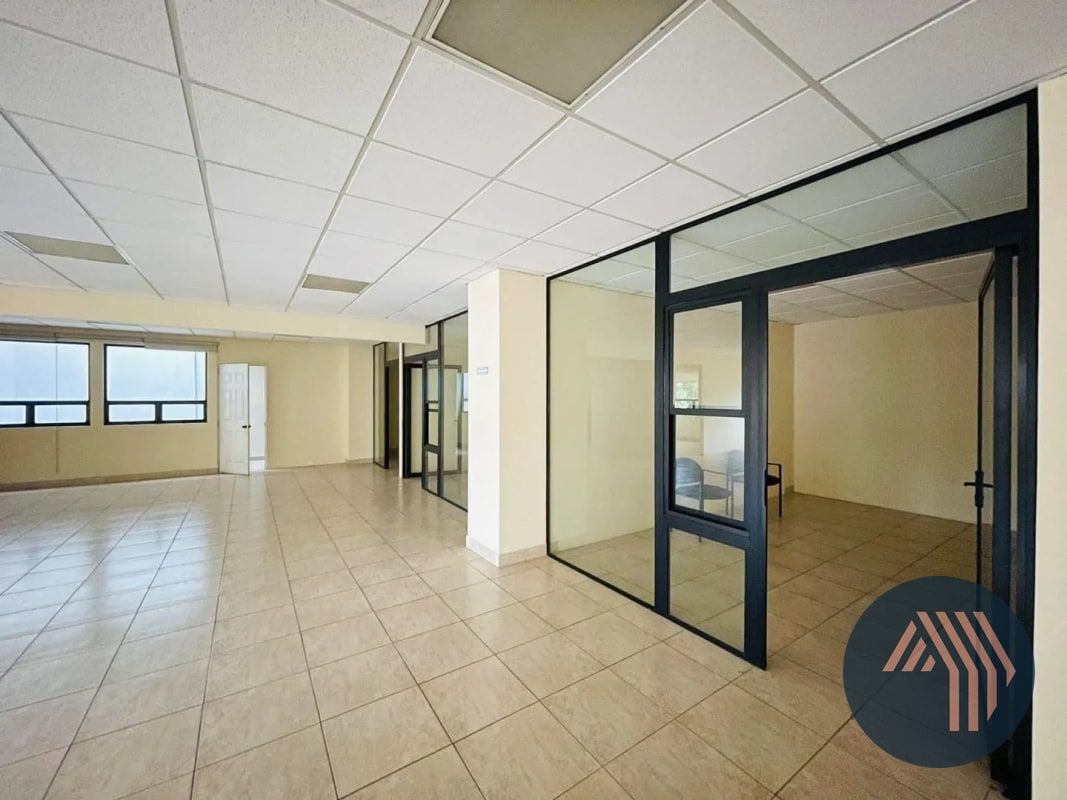 ALQUILER DE CÉNTRICAS OFICINAS - EDIFICIO CONDESA, ZONA 13 - 1