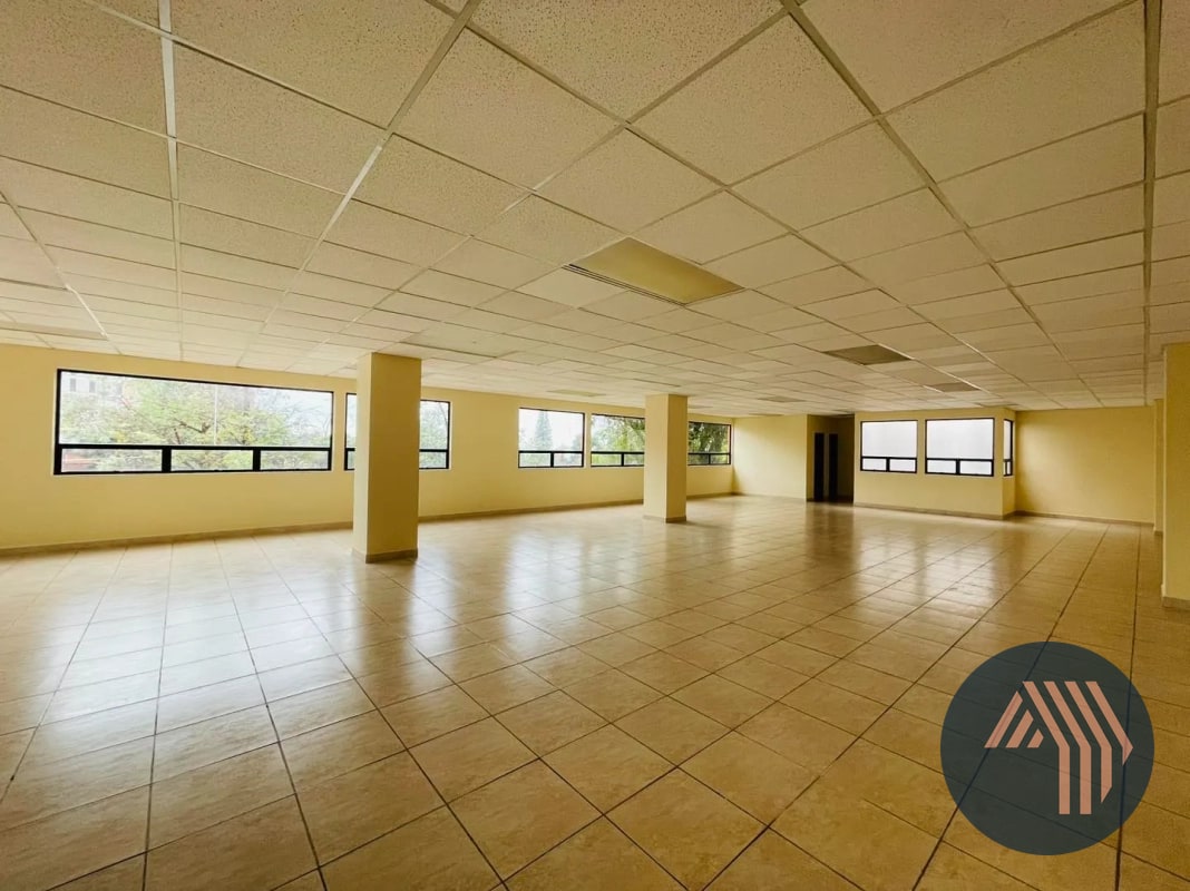 ALQUILER DE CÉNTRICAS OFICINAS - EDIFICIO CONDESA, ZONA 13 - 2