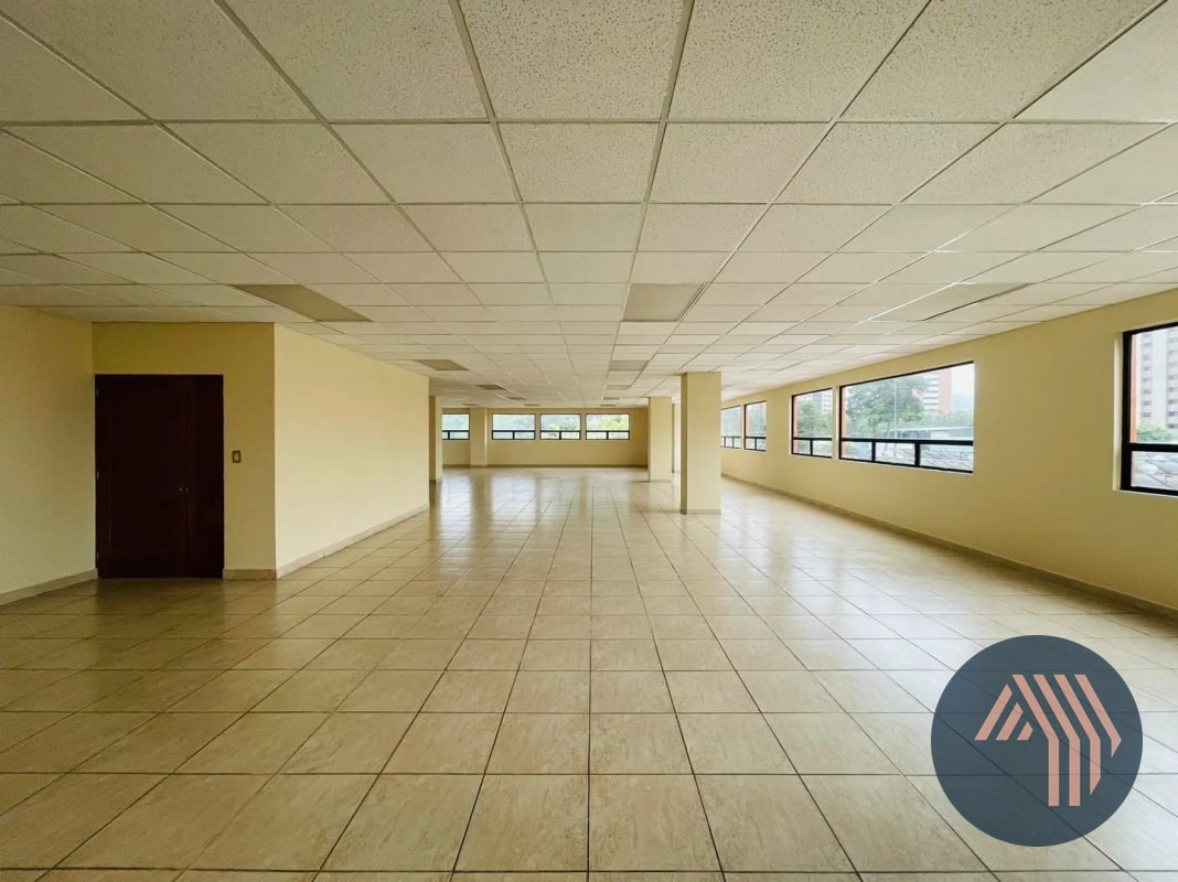 ALQUILER DE CÉNTRICAS OFICINAS - EDIFICIO CONDESA, ZONA 13 - 3