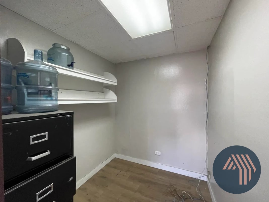 ALQUILER DE CLINICA MÉDICA 58MT2 - SANTA CLARA, ZONA 10 - 6