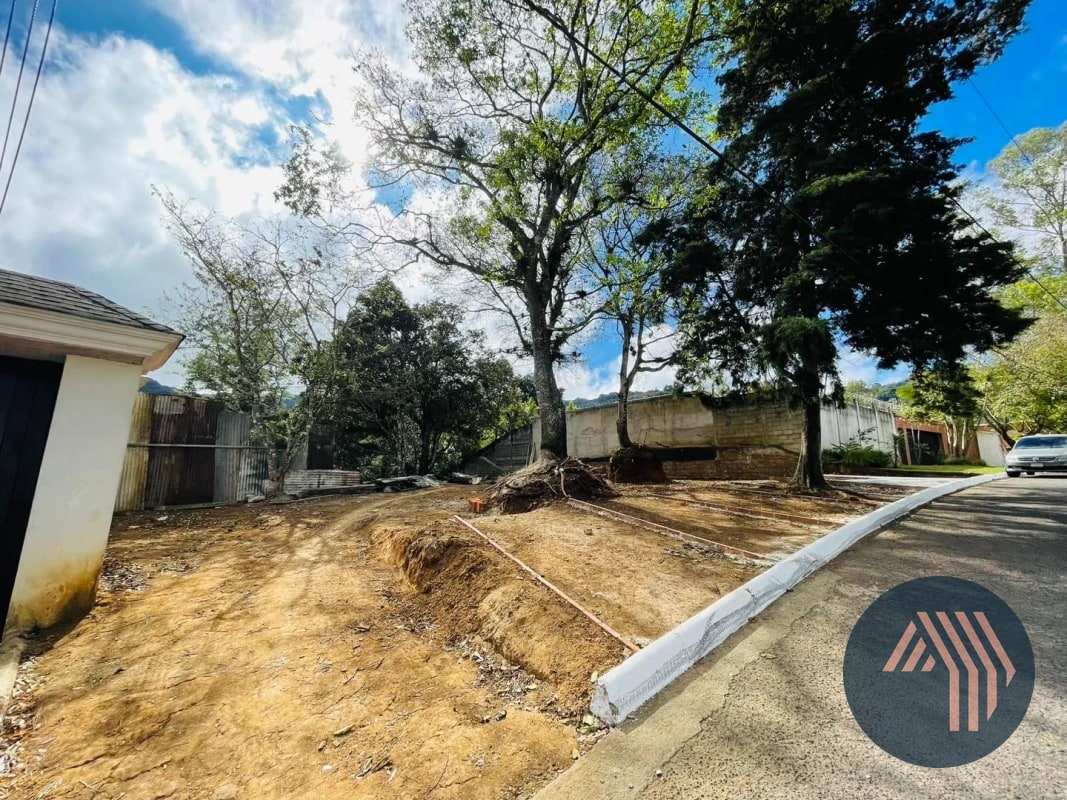 VENTA DE TERRENO RESIDENCIAL - LA MONTAÑA, ZONA 16 - 1