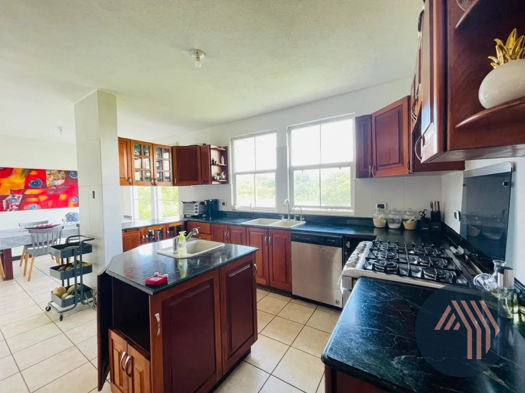 VENTA DE AMPLIA CASA - ALTA VISTA CLUB, SAN JOSÉ PINULA - 4