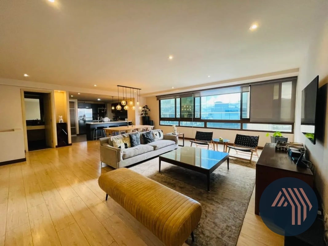 VENTA DE AMPLIO APARTAMENTO DE 2 NIVELES - VEINTI4, ZONA 10 - 1