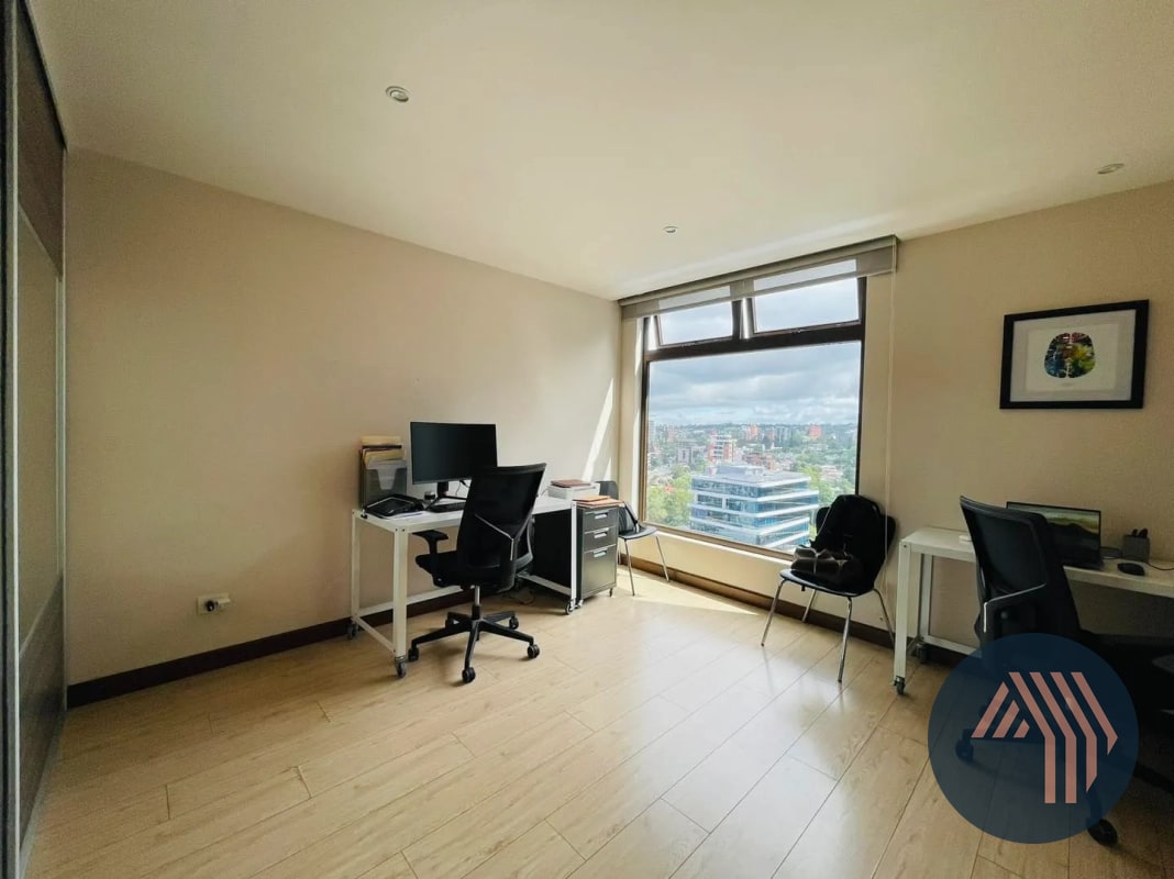 VENTA DE AMPLIO APARTAMENTO DE 2 NIVELES - VEINTI4, ZONA 10 - 3
