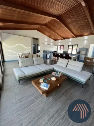 VENTA DE HERMOSA CASA AMUEBLADA - LIKIN — Casa vacacional en Venta en Likin, Puerto Quetzal, Escuintla — miniatura 1 de 13