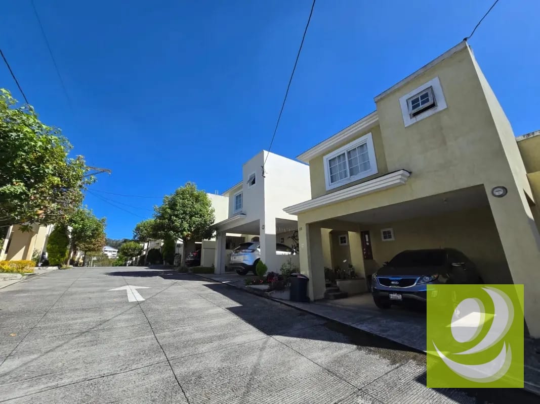 EN VENTA CASA EN JARDINES DE ARRAZOLA CERCA DE LA U — Casa en Venta en San José Pinula, Guatemala, Ciudad — foto 1 de 9