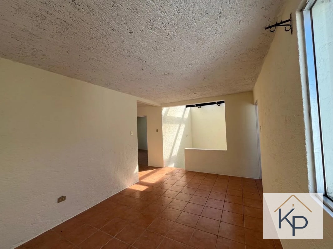 Amplia casa en venta en condominio Km 19 a San José Pinula - 2