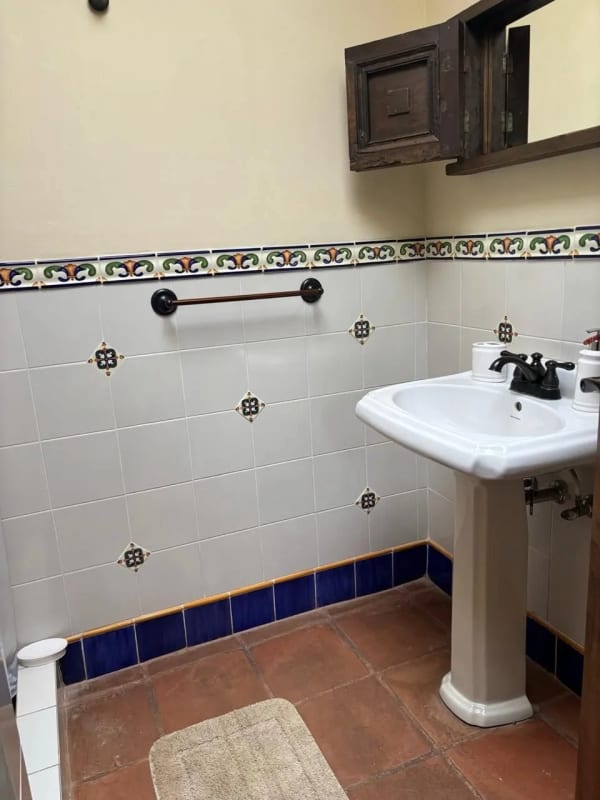 ALQUILER CASA AMUEBLADA A POCOS PASOS DEL CASCO DE ANTIGUA — Casa en Alquiler en Antigua, Sacatepéquez — foto 5 de 15