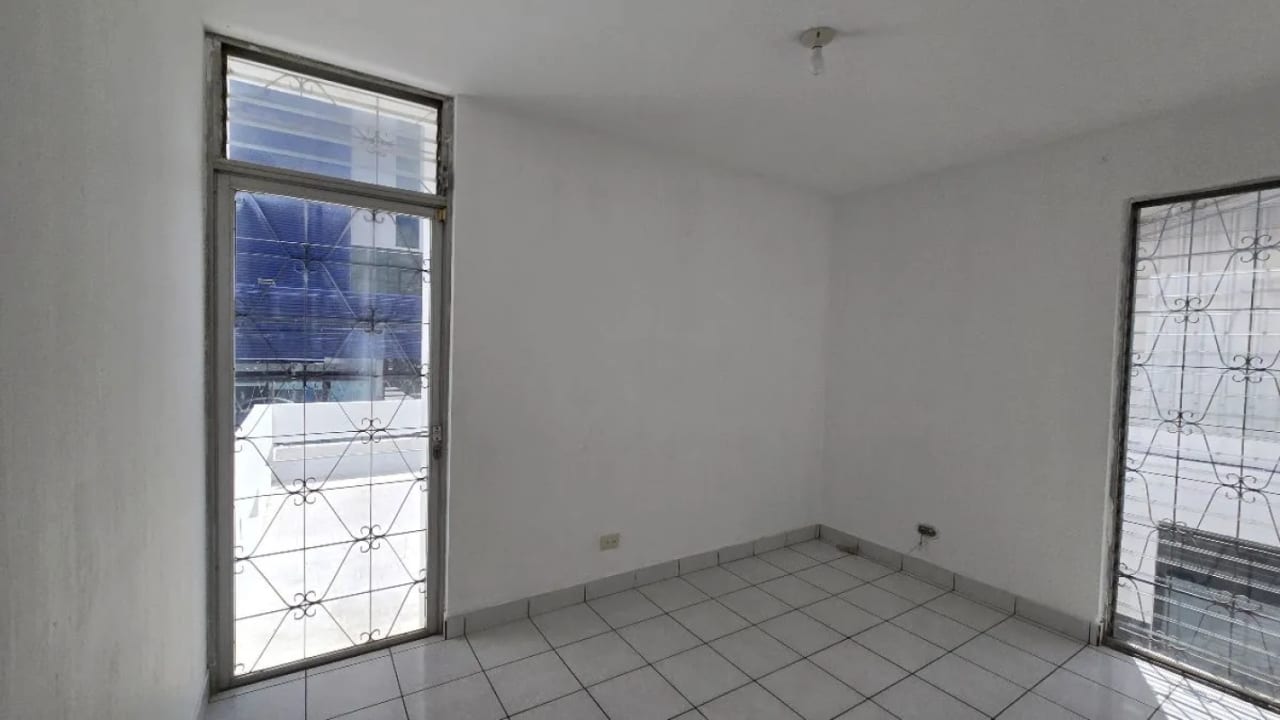 Casa en alquiler para oficina, comercio o bodega, Zona 10 - 7