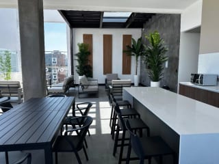 BONADIEZ, Z10. Apartamento amueblado y equipado en renta — Apartamento en Alquiler en Bonadiez, Zona 10, Guatemala, Ciudad — miniatura 5 de 13