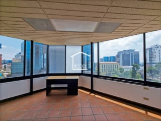 Oficina en Zona 10 — Oficina en Alquiler en Zona 10, Guatemala, Ciudad — miniatura 1 de 3