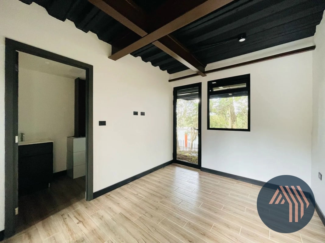 VENTA DE MODERNA CASA - SAN ANTONIO, KM 16 CARR. SALVADOR - 11