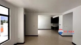 CASA NUEVA DENTRO DE COND. ARRAZOLA — Casa en Venta en Arrazola II, Carretera a El Salvador, Guatemala, Ciudad — miniatura 3 de 10