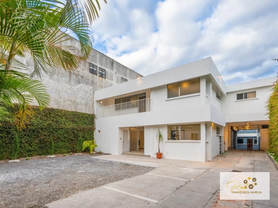 Venta de casa en zona 13 - 16